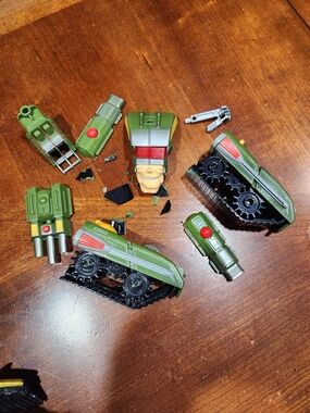 Vintage K'Nex Pieces